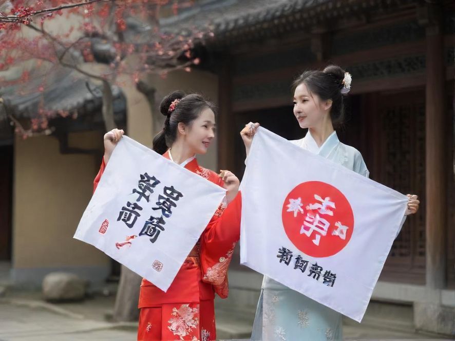 顾客在白云98场享受放松服务的场景